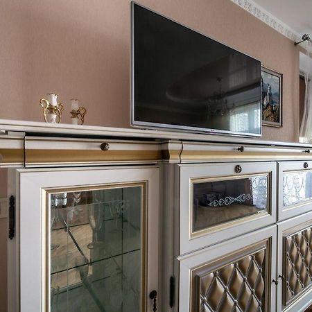 Apartamenty On Kryvonosa Lviv Buitenkant foto