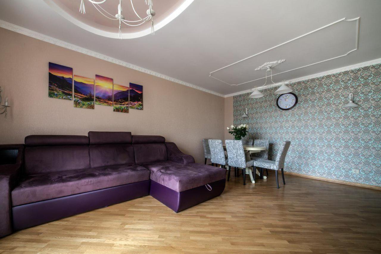 Apartamenty On Kryvonosa Lviv Buitenkant foto