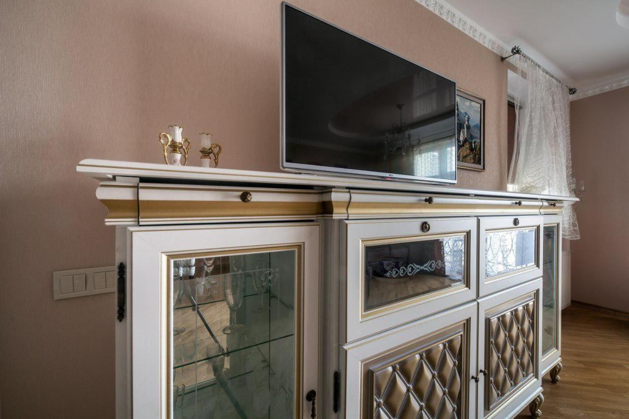 Apartamenty On Kryvonosa Lviv Buitenkant foto